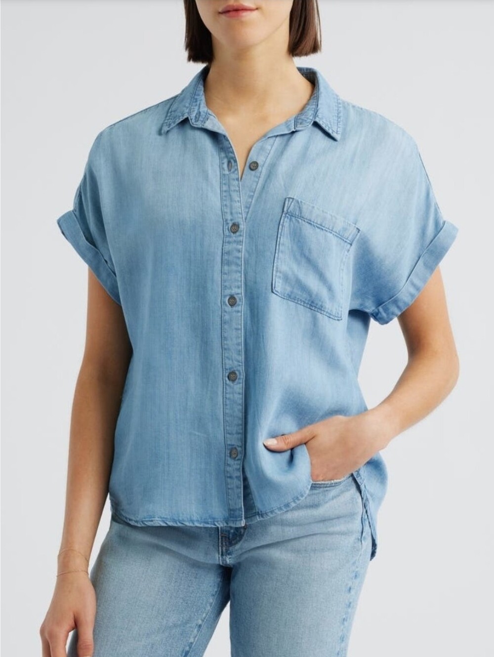 Cloth & Stone Light Blue Denim Short Sleeve Buttondown Blouse